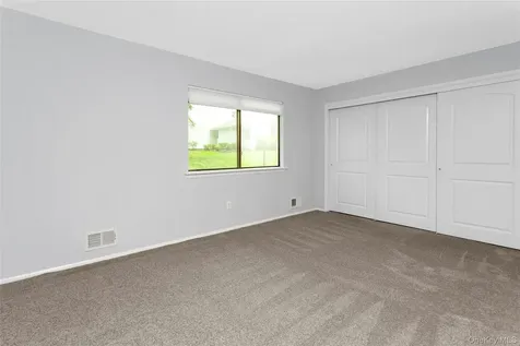 90 Molly Pitcher Lane Yorktown Heights NY 10598