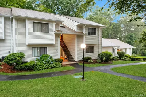 90 Molly Pitcher Lane Yorktown Heights NY 10598