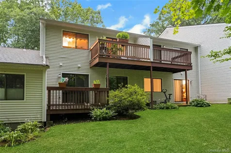 90 Molly Pitcher Lane Yorktown Heights NY 10598