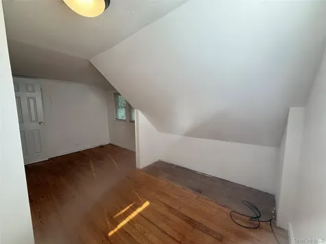 24 8th Avenue Sea Cliff NY 11579