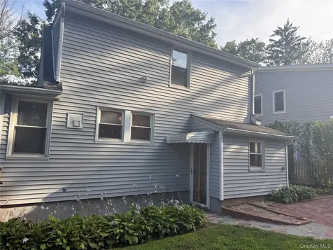 24 8th Avenue Sea Cliff NY 11579