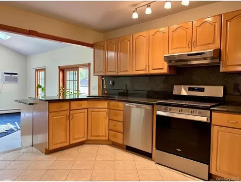 17 Alex Lane Glen Cove NY 11542