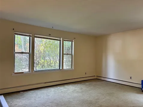 17 Alex Lane Glen Cove NY 11542