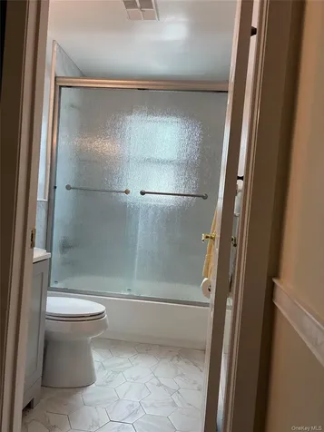 17 Alex Lane Glen Cove NY 11542