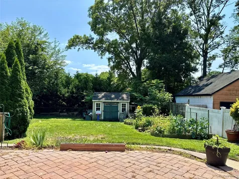 17 Alex Lane Glen Cove NY 11542