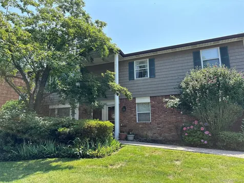 17 Alex Lane Glen Cove NY 11542
