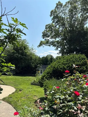 17 Alex Lane Glen Cove NY 11542
