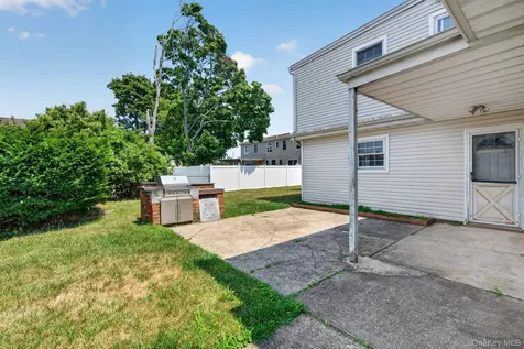 138 Spring Street Massapequa NY 11758