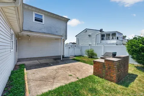 138 Spring Street Massapequa NY 11758