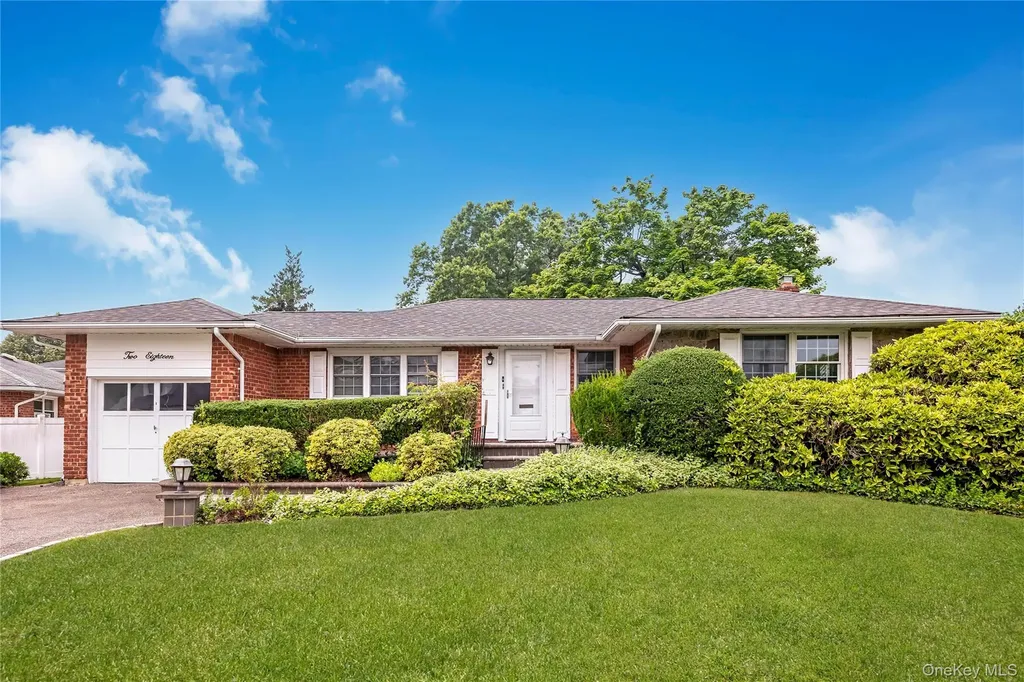 218 Willets Lane Jericho NY 11753