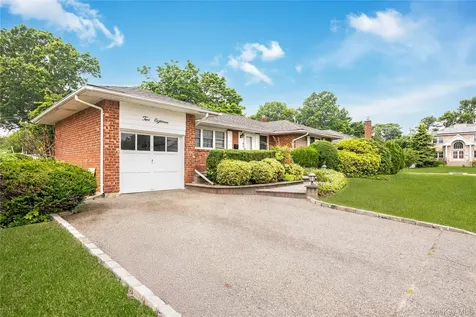 218 Willets Lane Jericho NY 11753