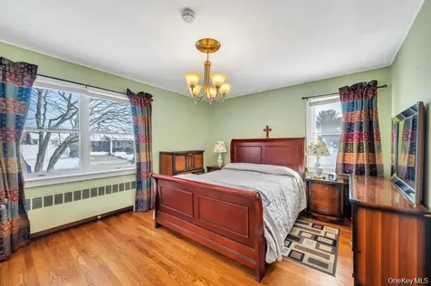 4 Adams Street Hicksville NY 11801