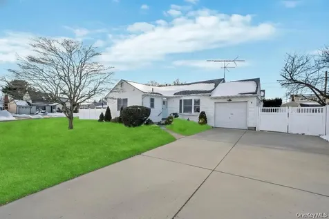 4 Adams Street Hicksville NY 11801