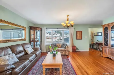 4 Adams Street Hicksville NY 11801