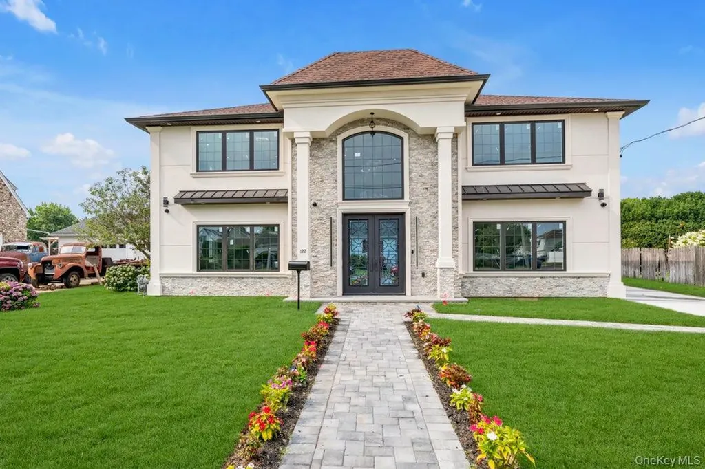 161 Division Avenue Hicksville NY 11801