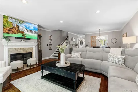 204 Twin Brook Court Carmel NY 10512
