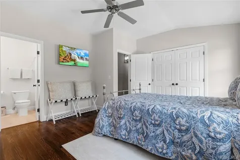 204 Twin Brook Court Carmel NY 10512
