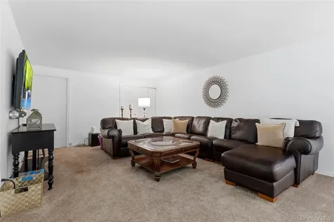 204 Twin Brook Court Carmel NY 10512