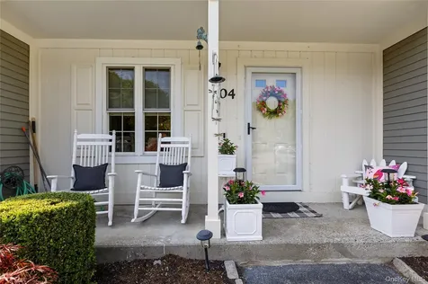 204 Twin Brook Court Carmel NY 10512