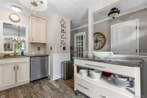 204 Twin Brook Court Carmel NY 10512