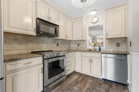 204 Twin Brook Court Carmel NY 10512