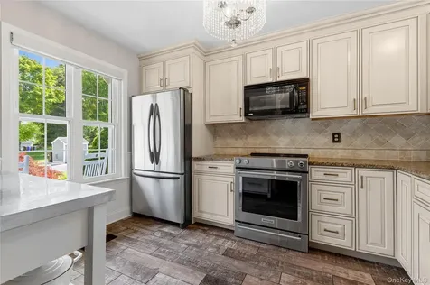 204 Twin Brook Court Carmel NY 10512