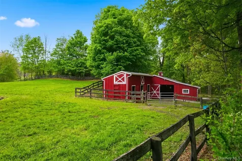 308 Hollow Road Staatsburg NY 12580