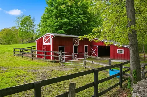 308 Hollow Road Staatsburg NY 12580