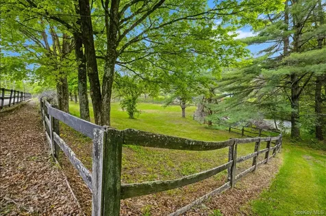 308 Hollow Road Staatsburg NY 12580