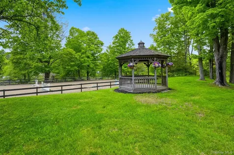 308 Hollow Road Staatsburg NY 12580