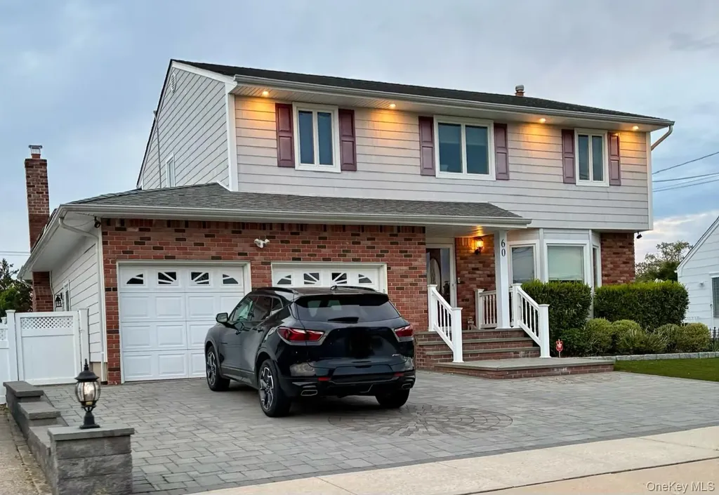 60 S Crescent Drive Farmingdale NY 11735