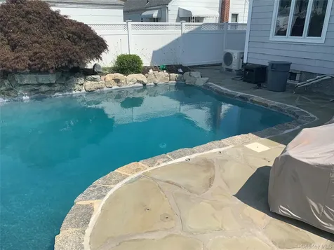 60 S Crescent Drive Farmingdale NY 11735
