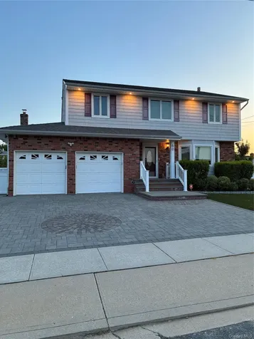 60 S Crescent Drive Farmingdale NY 11735