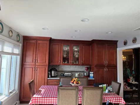 60 S Crescent Drive Farmingdale NY 11735