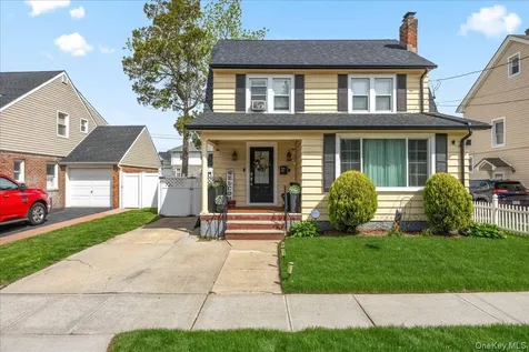 29 Crowell Street Hempstead NY 11550
