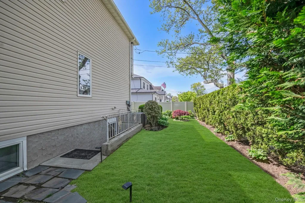 110 Union Place Lynbrook NY 11563