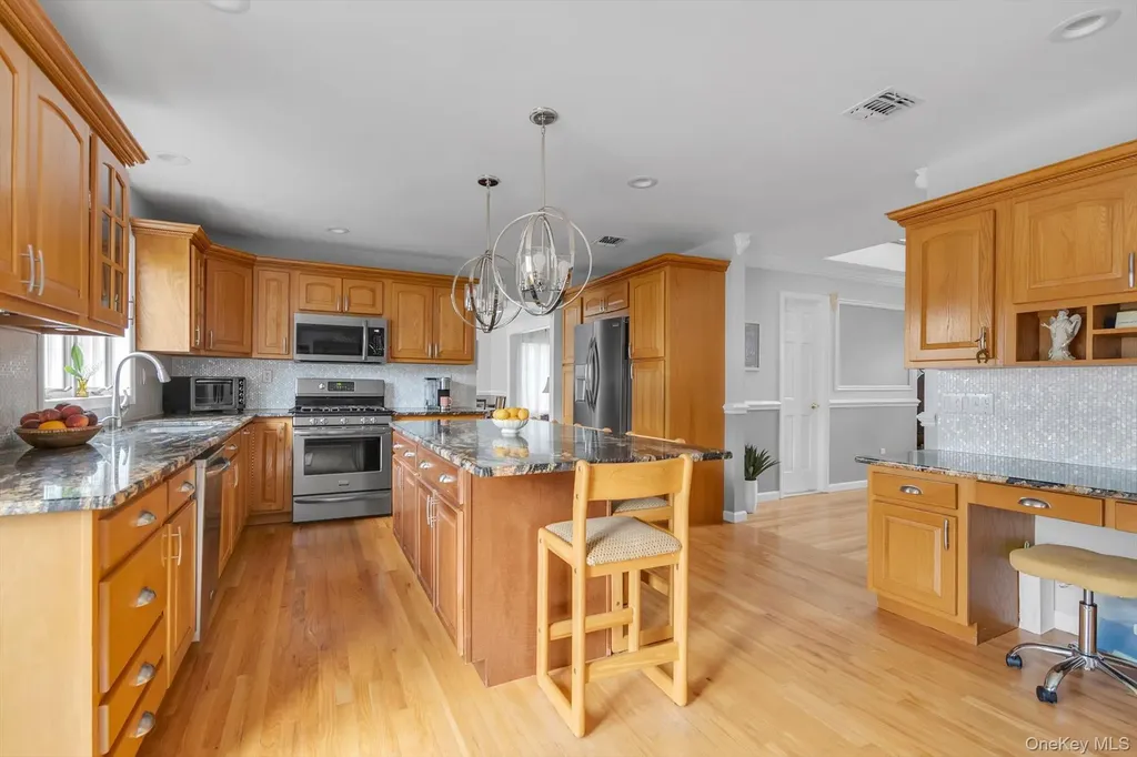 110 Union Place Lynbrook NY 11563
