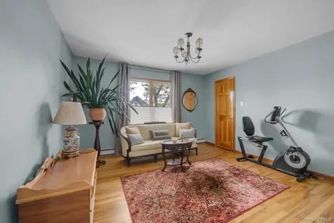 110 Union Place Lynbrook NY 11563