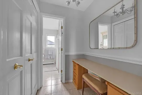 110 Union Place Lynbrook NY 11563