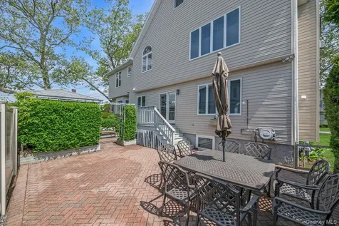 110 Union Place Lynbrook NY 11563