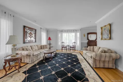 110 Union Place Lynbrook NY 11563