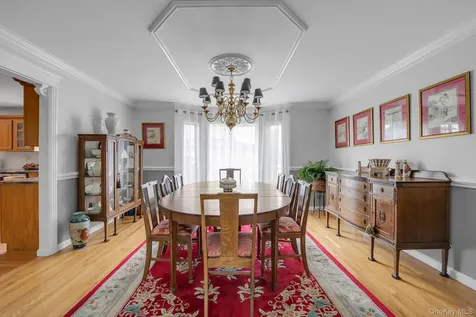 110 Union Place Lynbrook NY 11563
