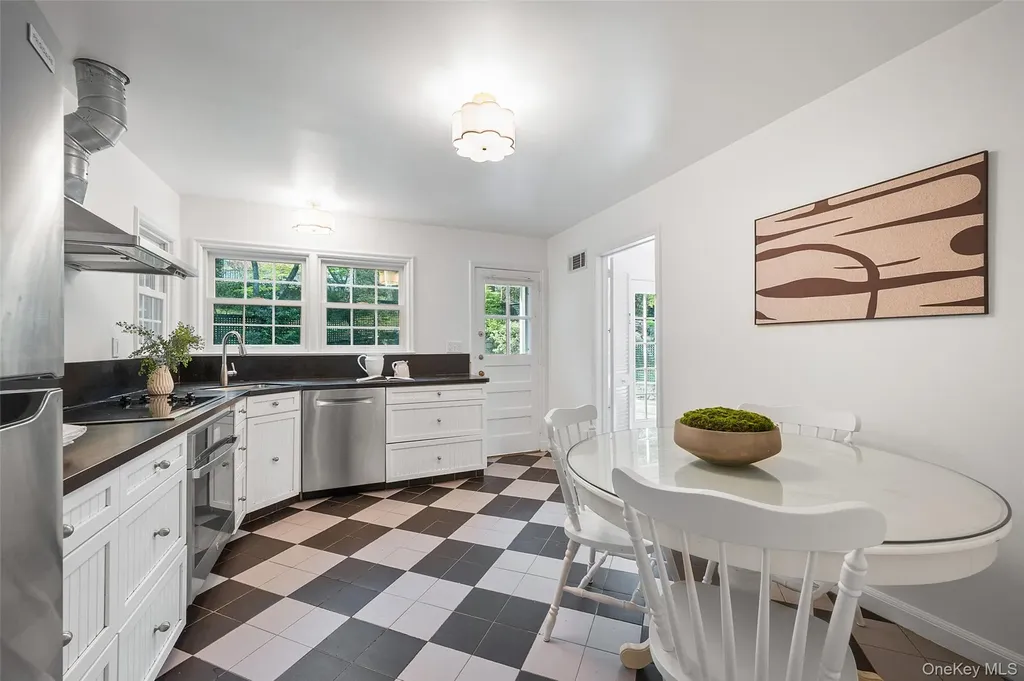 52 Midland Avenue Bronxville NY 10708