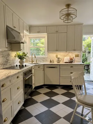 52 Midland Avenue Bronxville NY 10708
