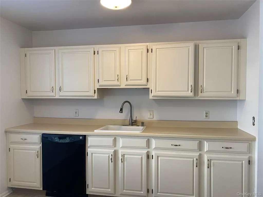 50 Olde Wagon Road Warwick NY 10990