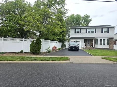 2663 Columbus Avenue North Bellmore NY 11710