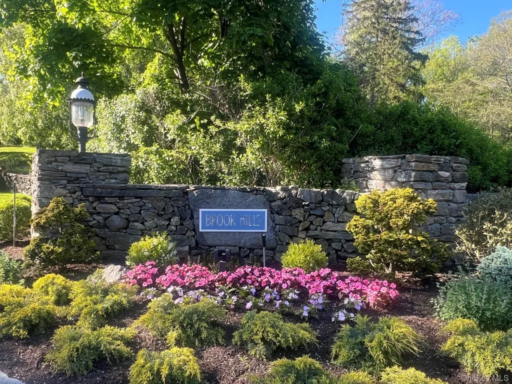 17 Ingleside Lane White Plains NY 10605
