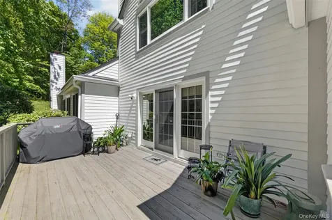 17 Ingleside Lane White Plains NY 10605