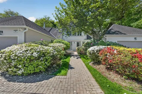17 Ingleside Lane White Plains NY 10605