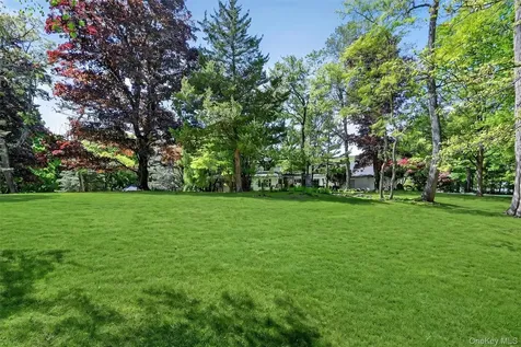 20 Moriah Lane Montebello NY 10901